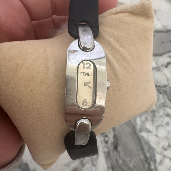 Fendi 3400L watch - Picture 4 of 7